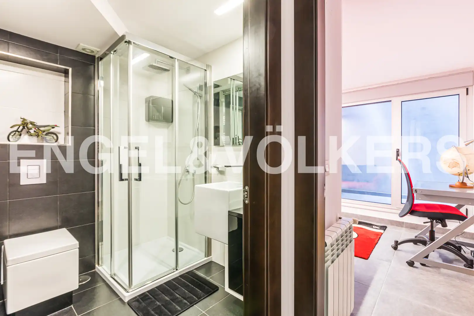 Baño de Casa o chalet en venta en Gijón  con Calefacción, Parquet y Trastero