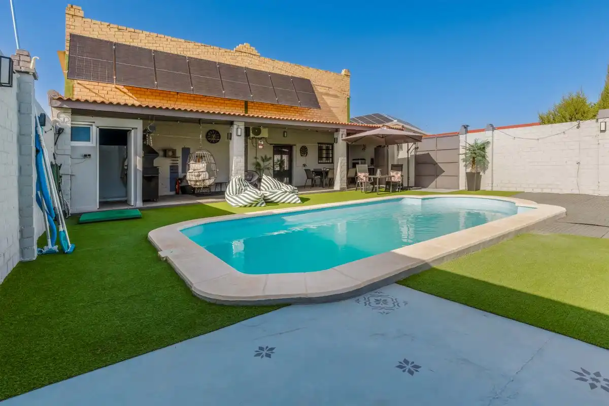 Casa con terraza en venta en Carretera Huelva Sevilla