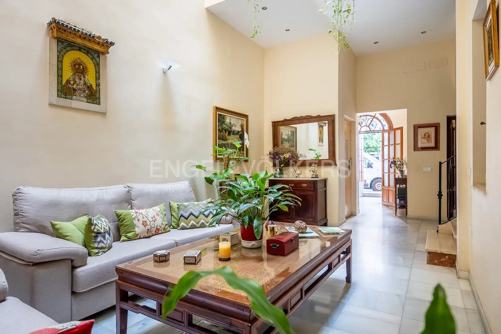 Living room of Houses for sale in Sevilla  with Air Conditioner, Heating and Storage room