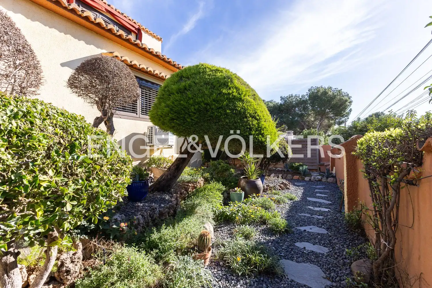 Jardí de Casa o xalet en venda en Riba-roja de Túria amb Aire condicionat, Calefacció i Jardí privat