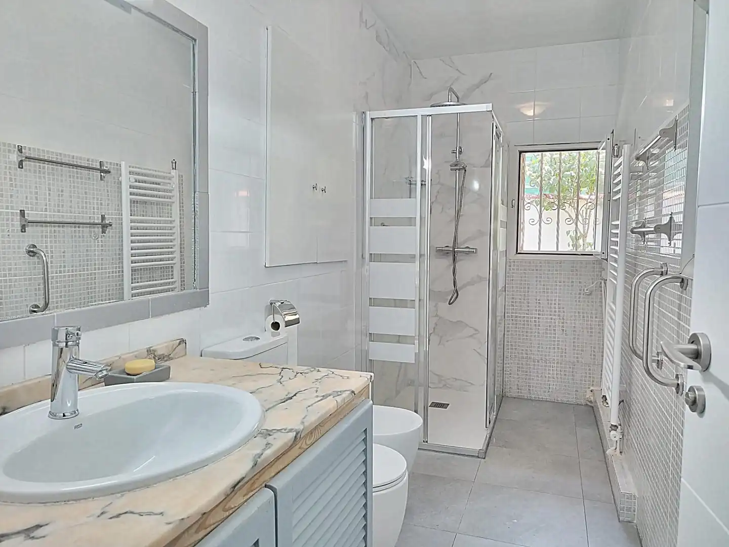 Baño de Casa o chalet en venta en Arganda del Rey con Aire acondicionado, Calefacción y Jardín privado