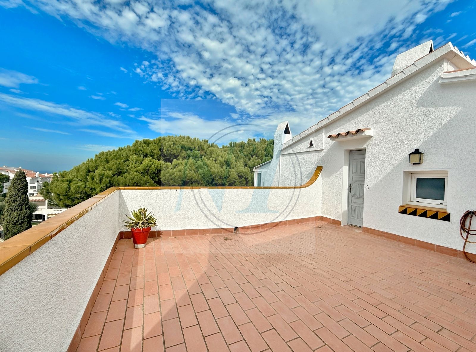 Exterior view of Attic for sale in Roses  with Terrace and Community pool