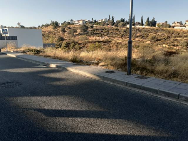 Terreno residencial en Venta en Calle Rio Cubillas, 16 en Altos de la Zubia