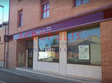 Locale commerciale in vendita a Pobladura de Pelayo García