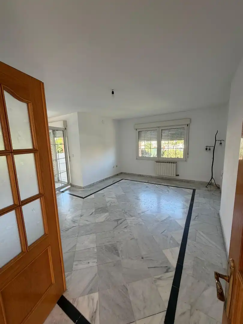 Sala de estar de Casa o chalet de alquiler en Ogíjares con Calefacción, Jardín privado y Piscina