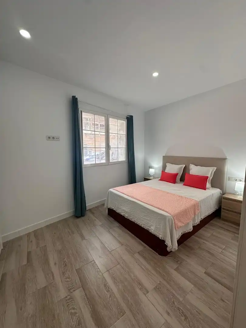 Schlafzimmer von Erdgeschoss zur Miete in Torrent mit Klimaanlage, Heizung und Terrasse