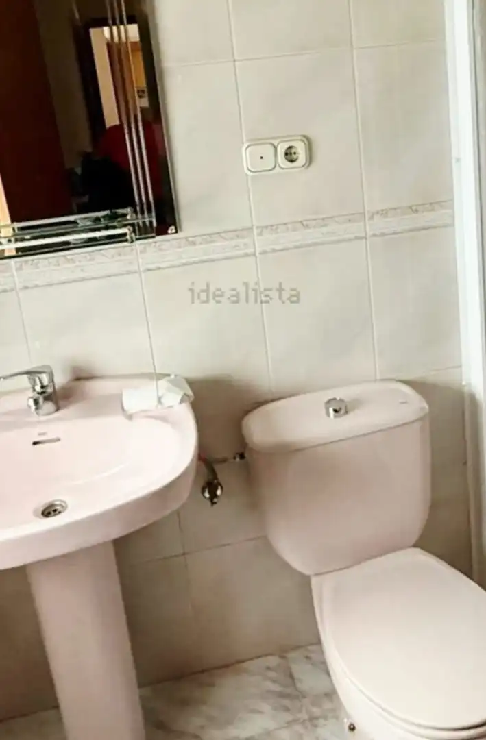 Bathroom of Flat for sale in Granada  with Balcony