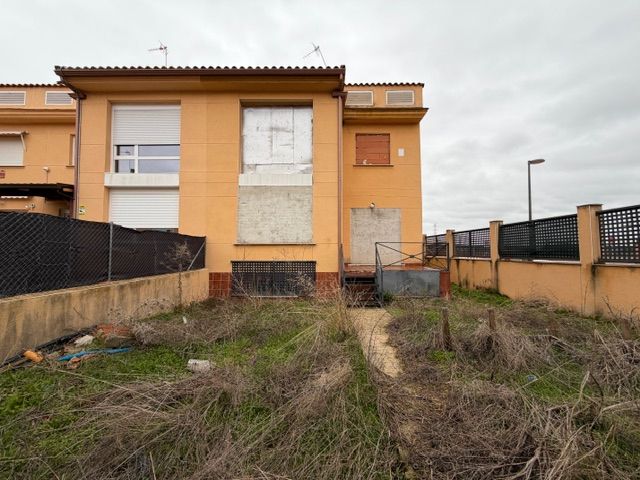 Exterior view of House or chalet for sale in Parla  with Private garden, Terrace and Storage room