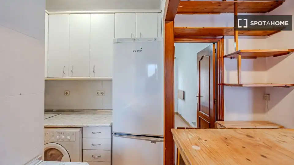 Kitchen of Study for share in Madrid  with Air Conditioner, Terrace and Furnished
