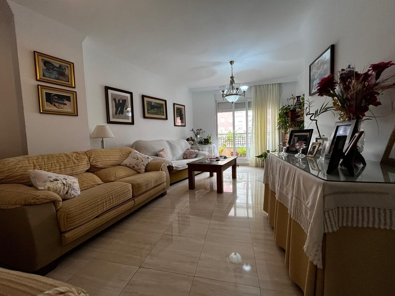 Sala de estar de Piso en venta en Algeciras con Terraza y Balcón