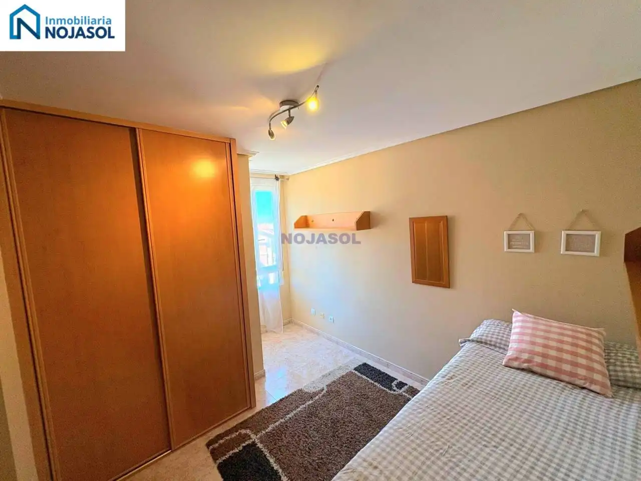 Schlafzimmer von Wohnung zur Miete in Noja mit Heizung, Terrasse und Möbliert