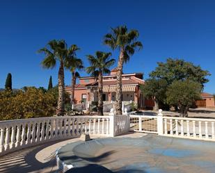 Vista exterior de Casa o xalet en venda en Elche / Elx amb Aire condicionat, Calefacció i Jardí privat