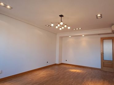 Piso con ascensor en venta en Zabalgana Hiribidea