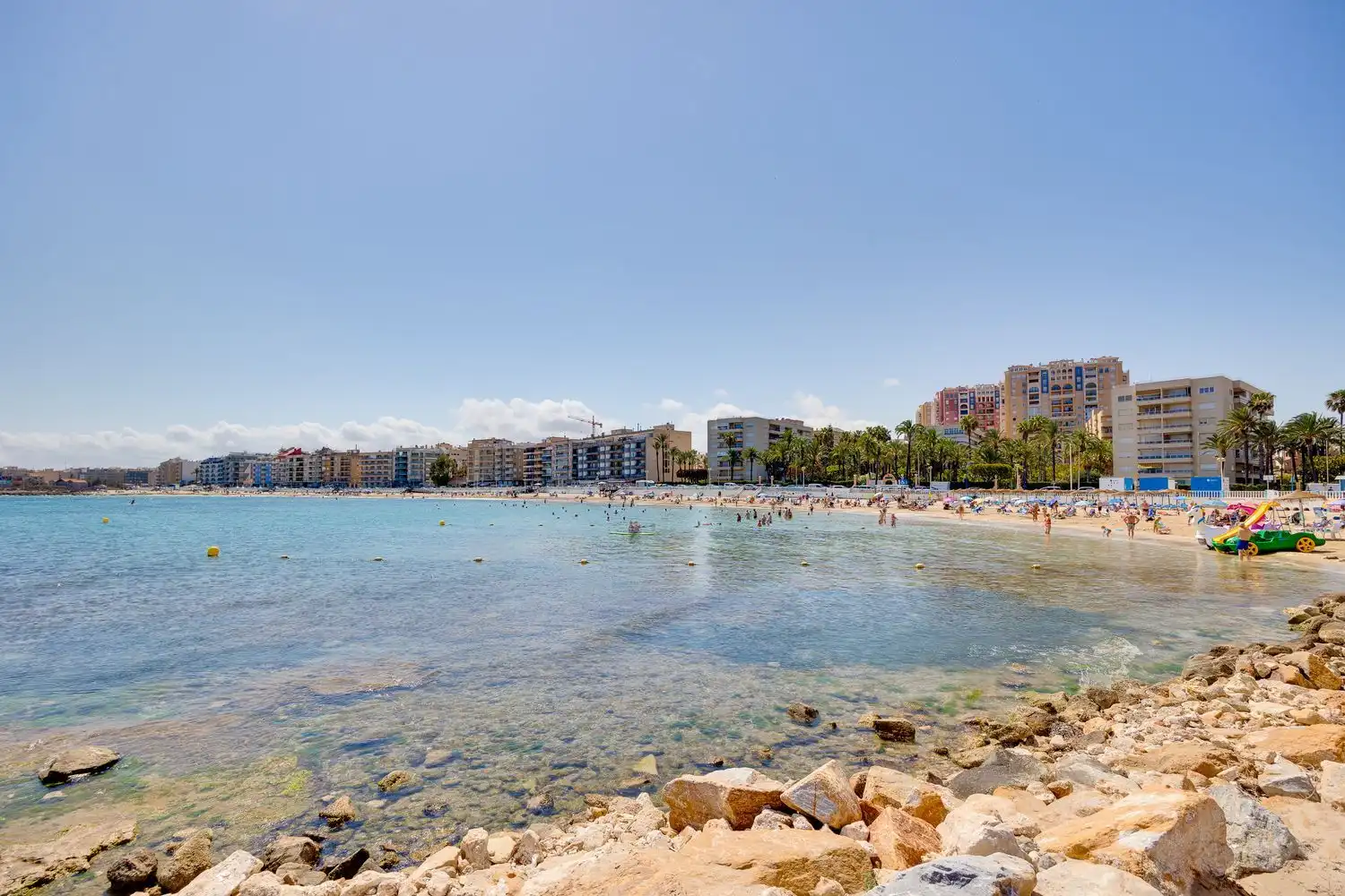 Vista exterior de Pis en venda en Torrevieja amb Aire condicionat, Terrassa i Moblat
