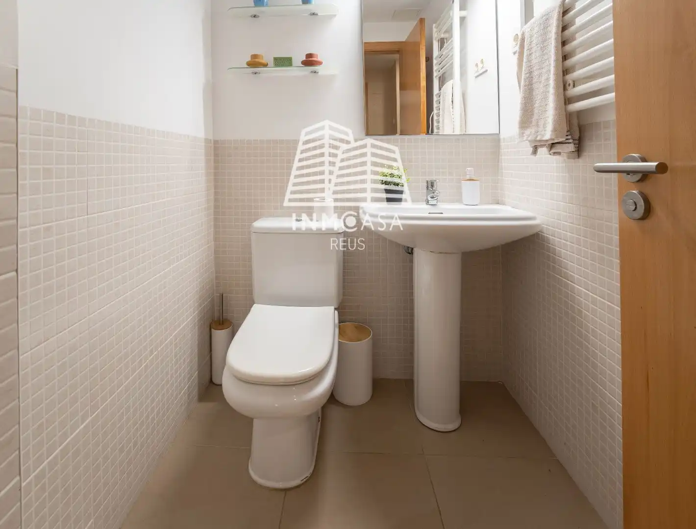 Bathroom of Flat for sale in Els Pallaresos  with Air Conditioner and Heating