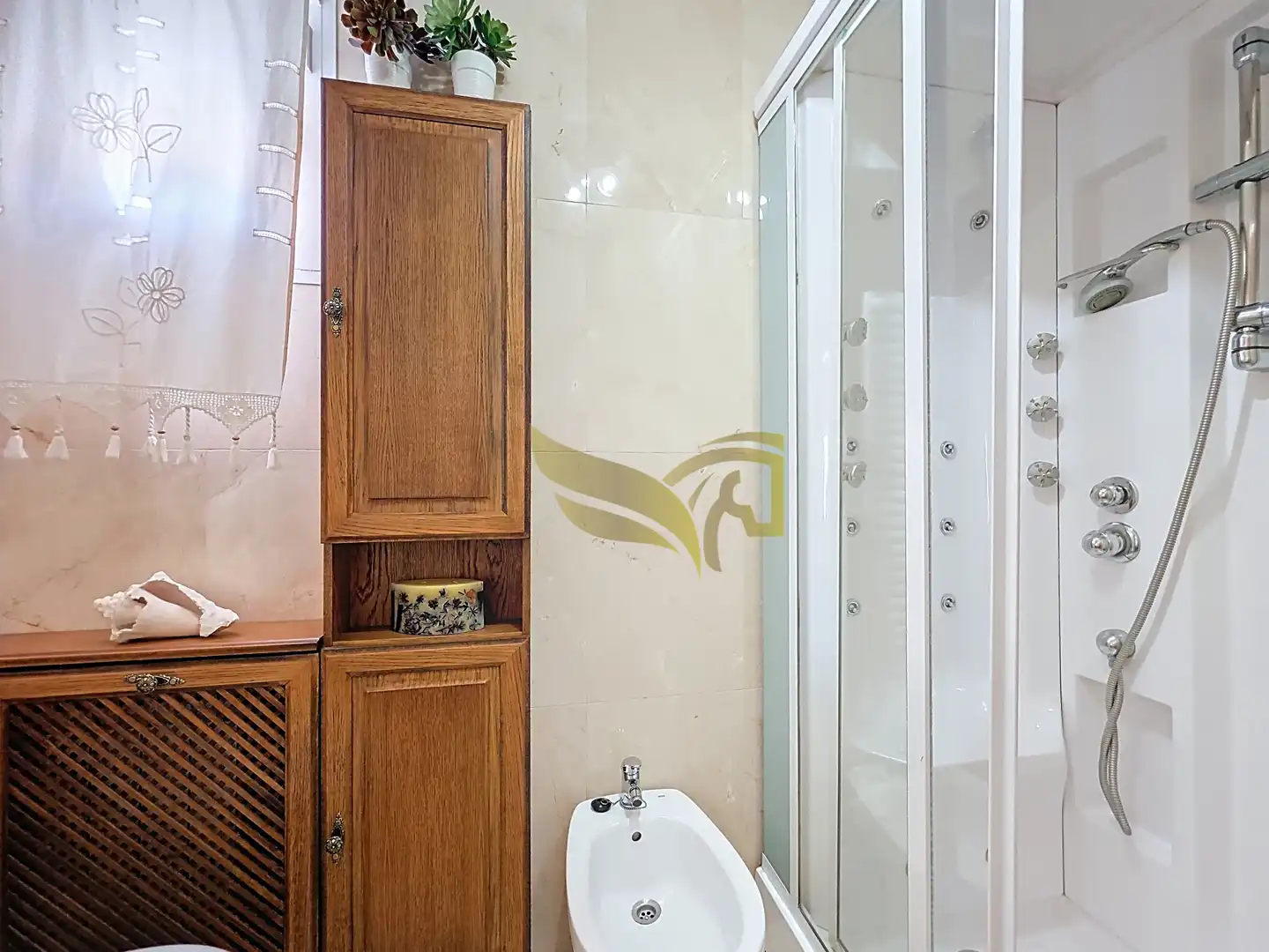 Baño de Casa adosada en venta en Aranjuez con Aire acondicionado, Calefacción y Jardín privado