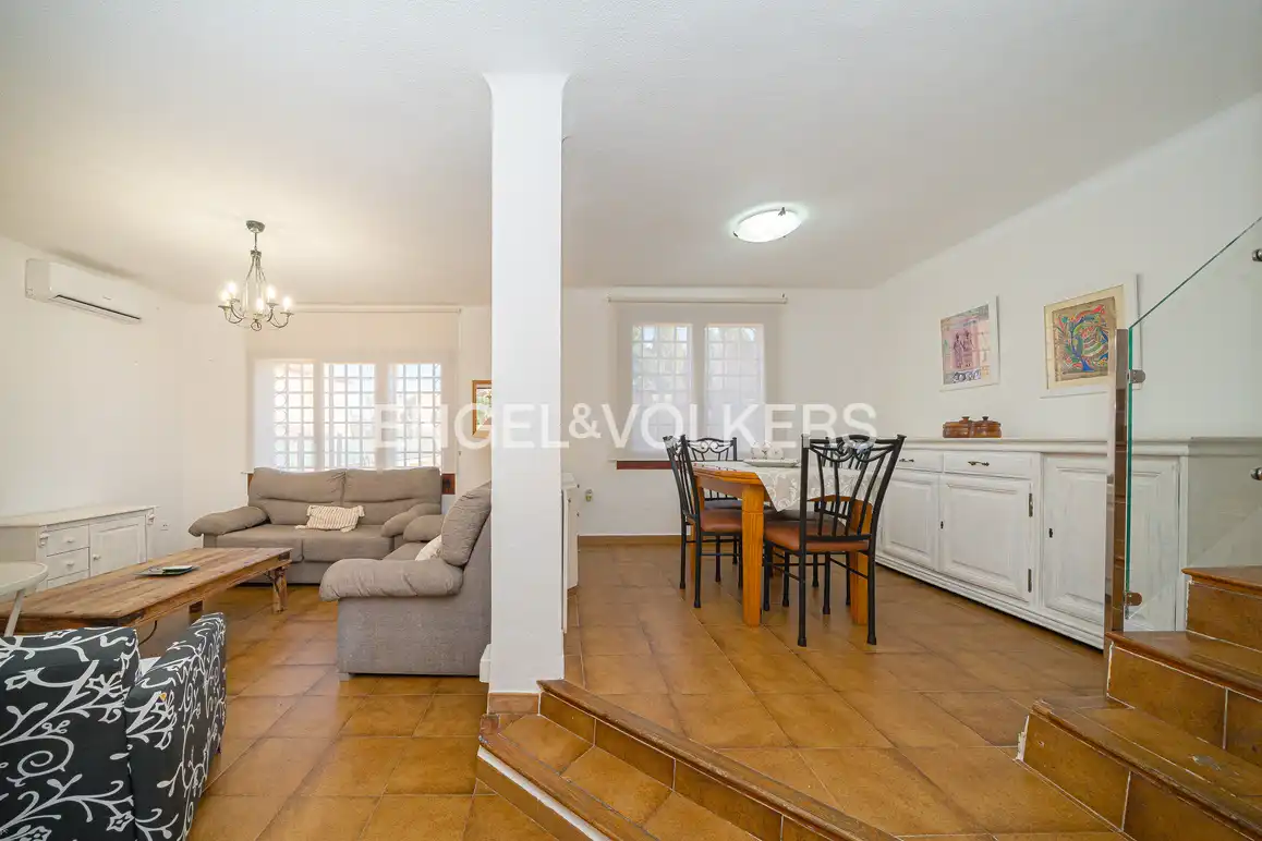 Casa adosada en venta en Benidorm con Aire acondicionado, Jardín privado y Piscina comunitaria