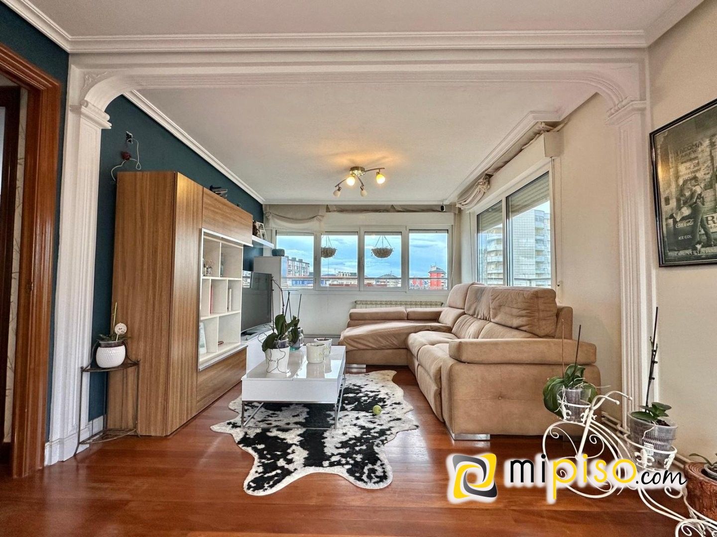 Sala d'estar de Àtic en venda en Laredo amb Calefacció, Terrassa i Moblat