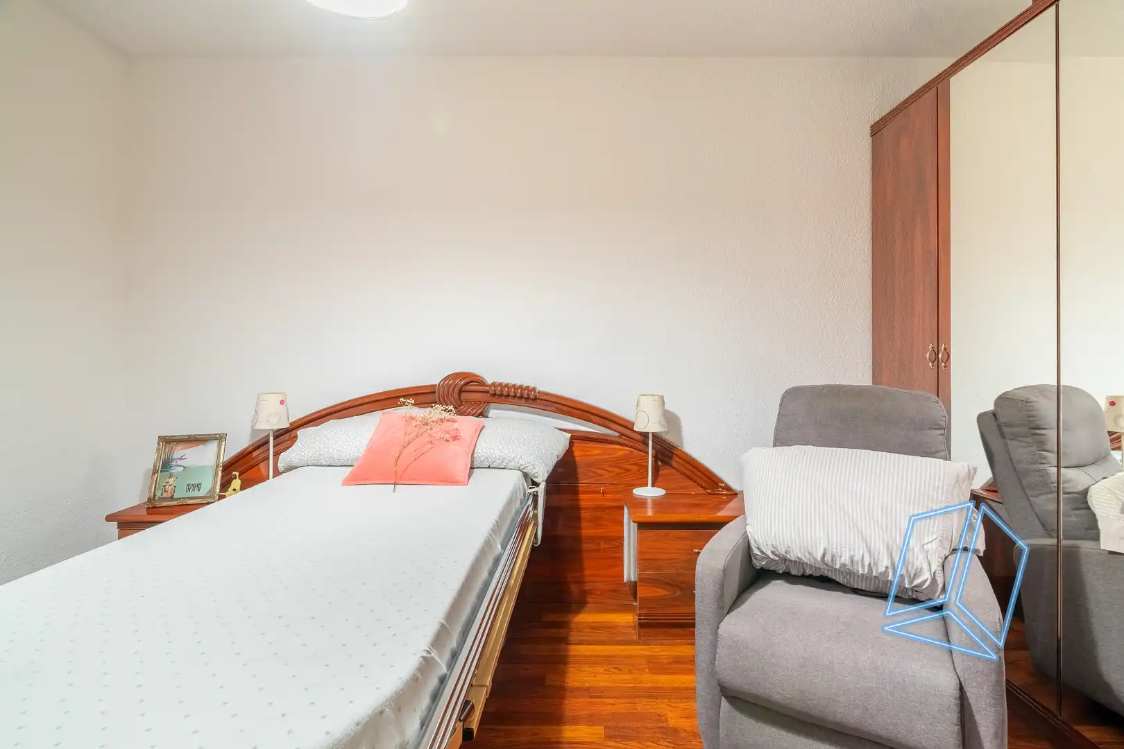 Habitación de Piso en venta en Cornellà de Llobregat con Balcón