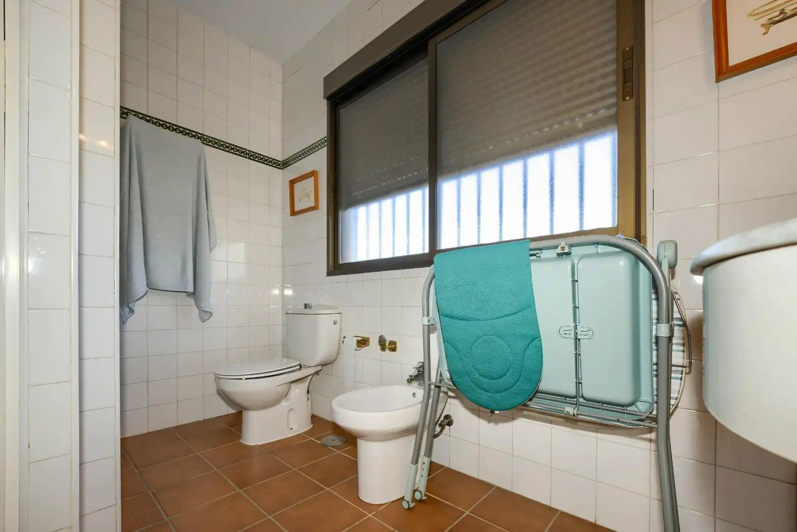 Bany de Casa o xalet en venda en Espartinas amb Aire condicionat, Jardí privat i Terrassa