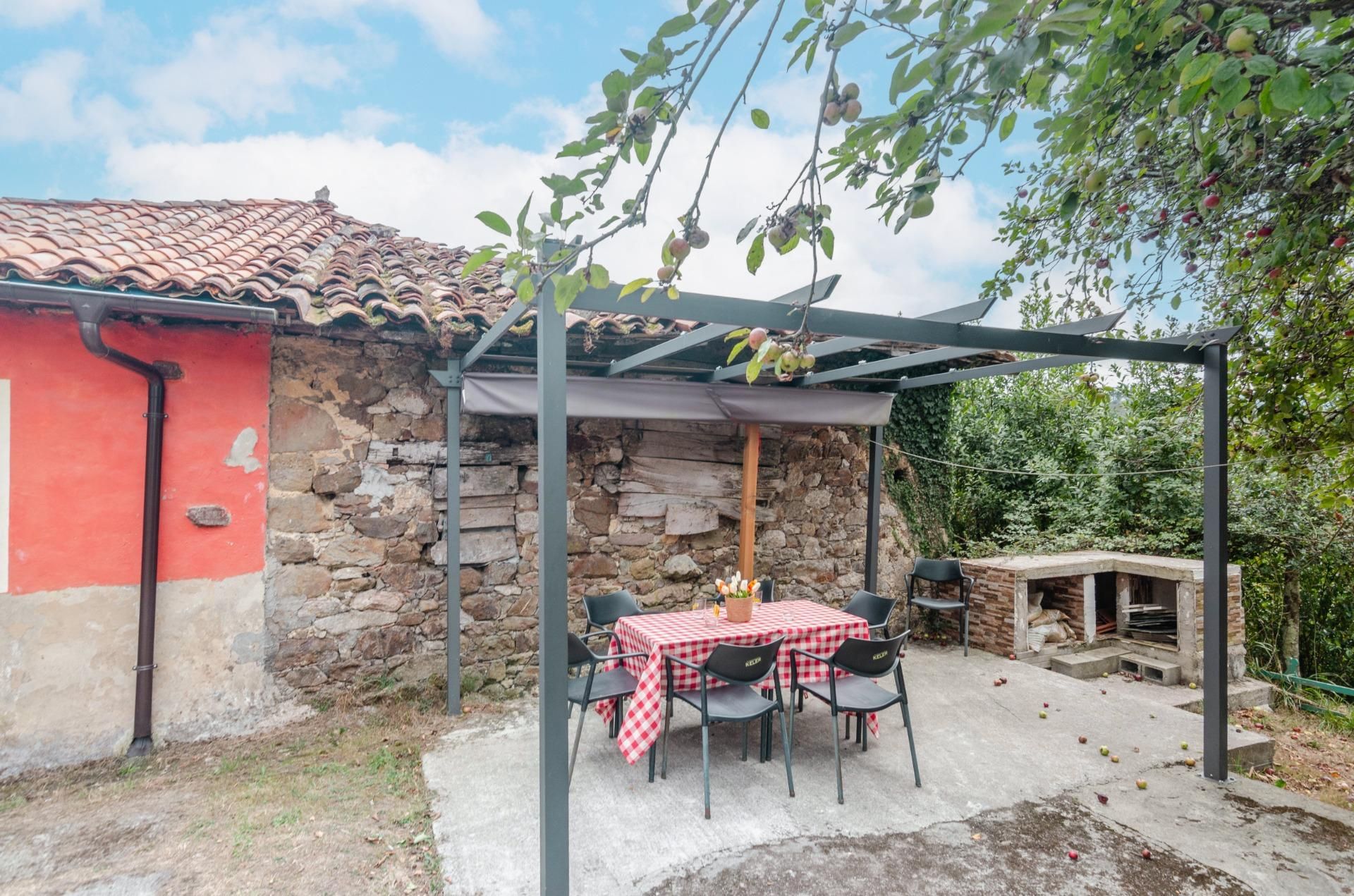 Jardí de Casa o xalet en venda en Cabranes amb Jardí privat i Traster