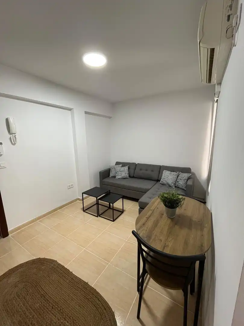 Wohnzimmer von Wohnung zur Miete in Córdoba mit Klimaanlage und Möbliert