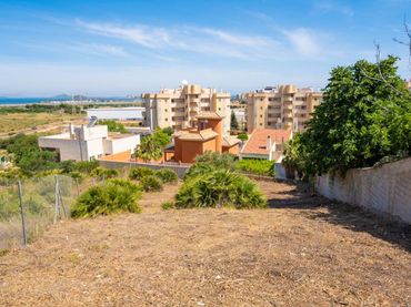 Terreno residenziale in vendita a Calle C. Romero 4