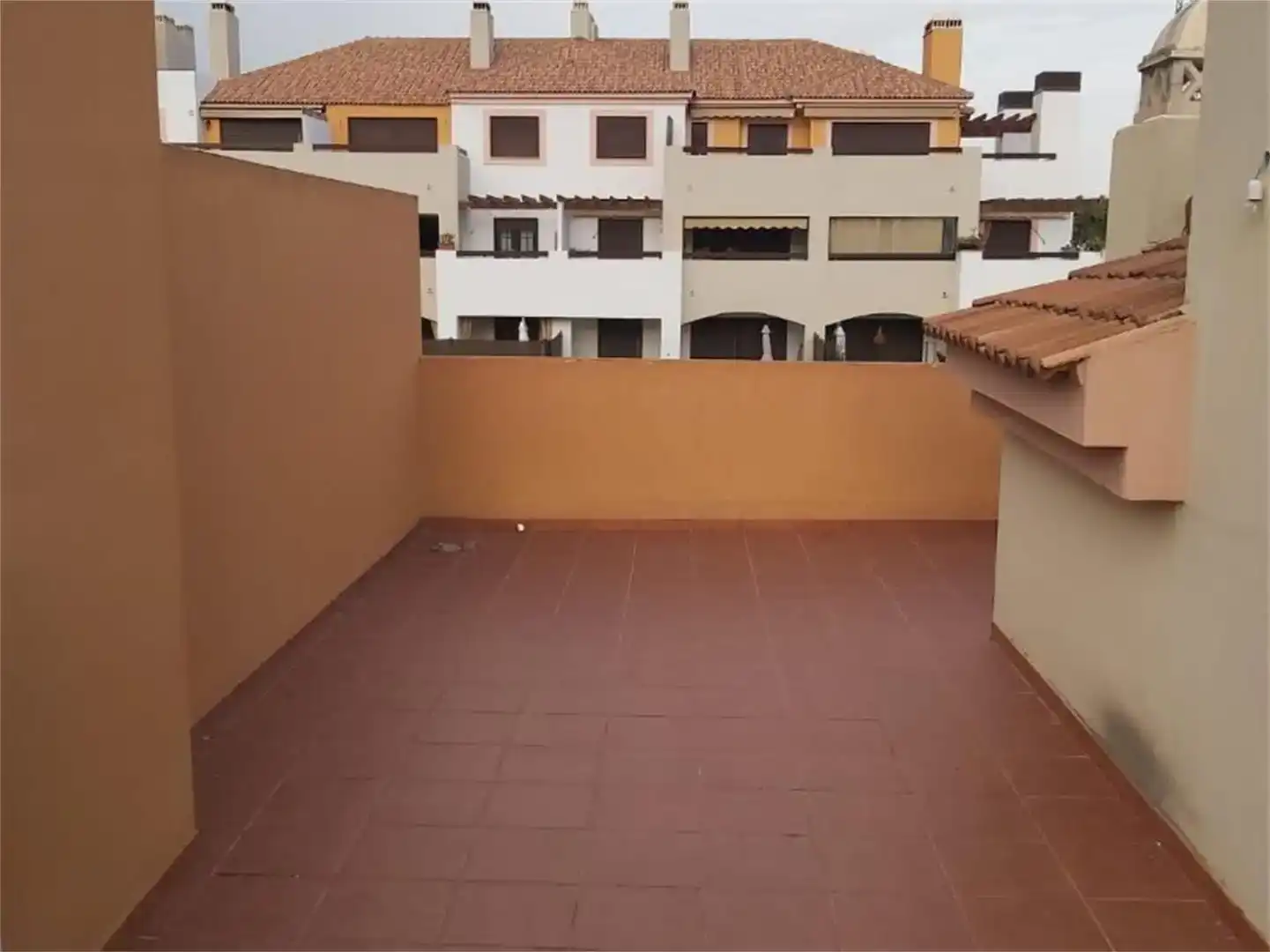 Terrassa de Pis en venda en Guillena amb Aire condicionat, Piscina i Balcó