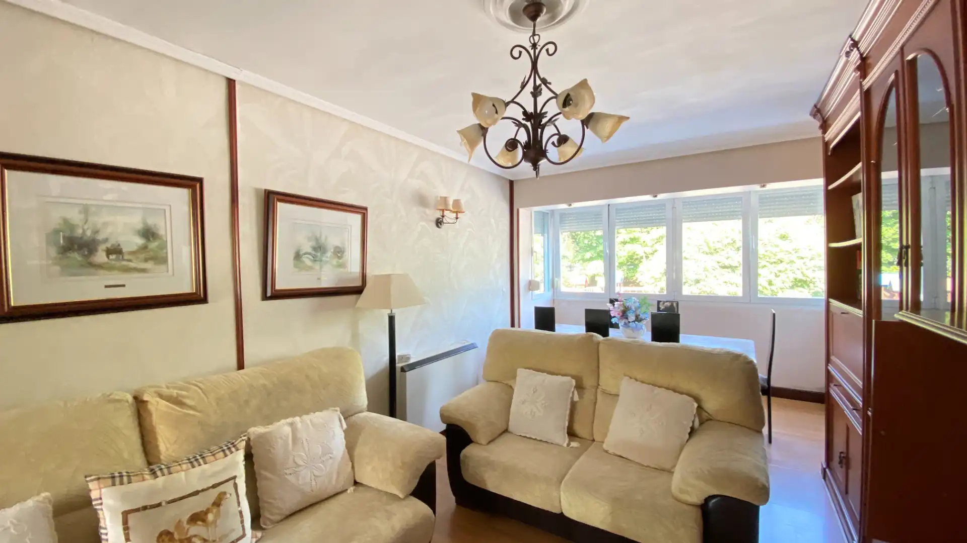 Sala de estar de Piso en venta en Gernika-Lumo con Calefacción, Terraza y Amueblado