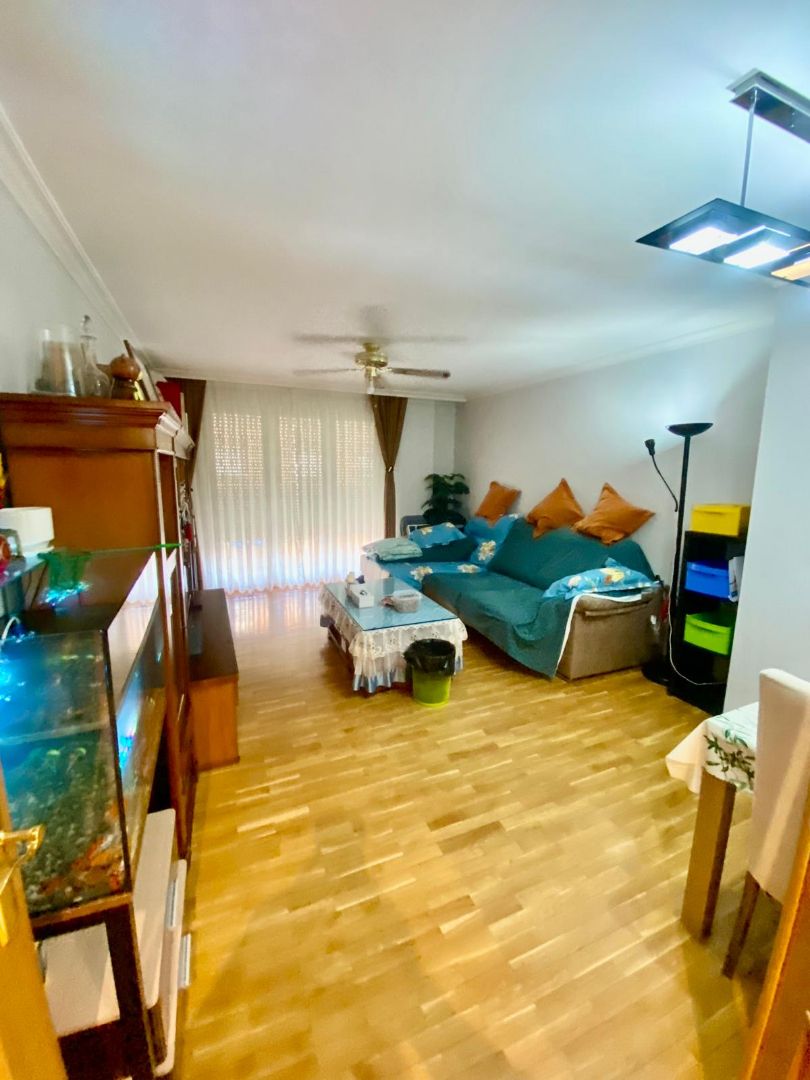 Sala de estar de Piso en venta en Calahorra con Aire acondicionado, Calefacción y Parquet