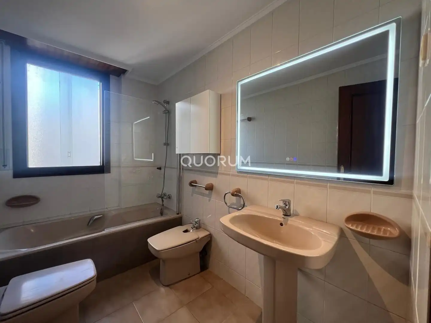 Bathroom of Flat for rent in Indautxu
