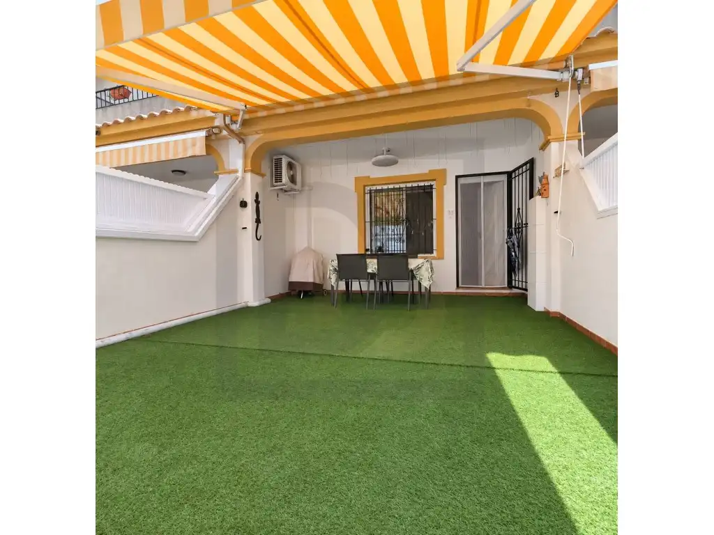 Terraced house with terrace for sale in Calle San Marcelo