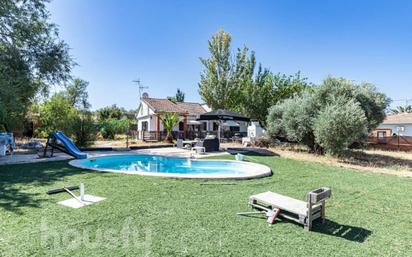 Jardí de Casa o xalet en venda en Escalona amb Terrassa i Piscina