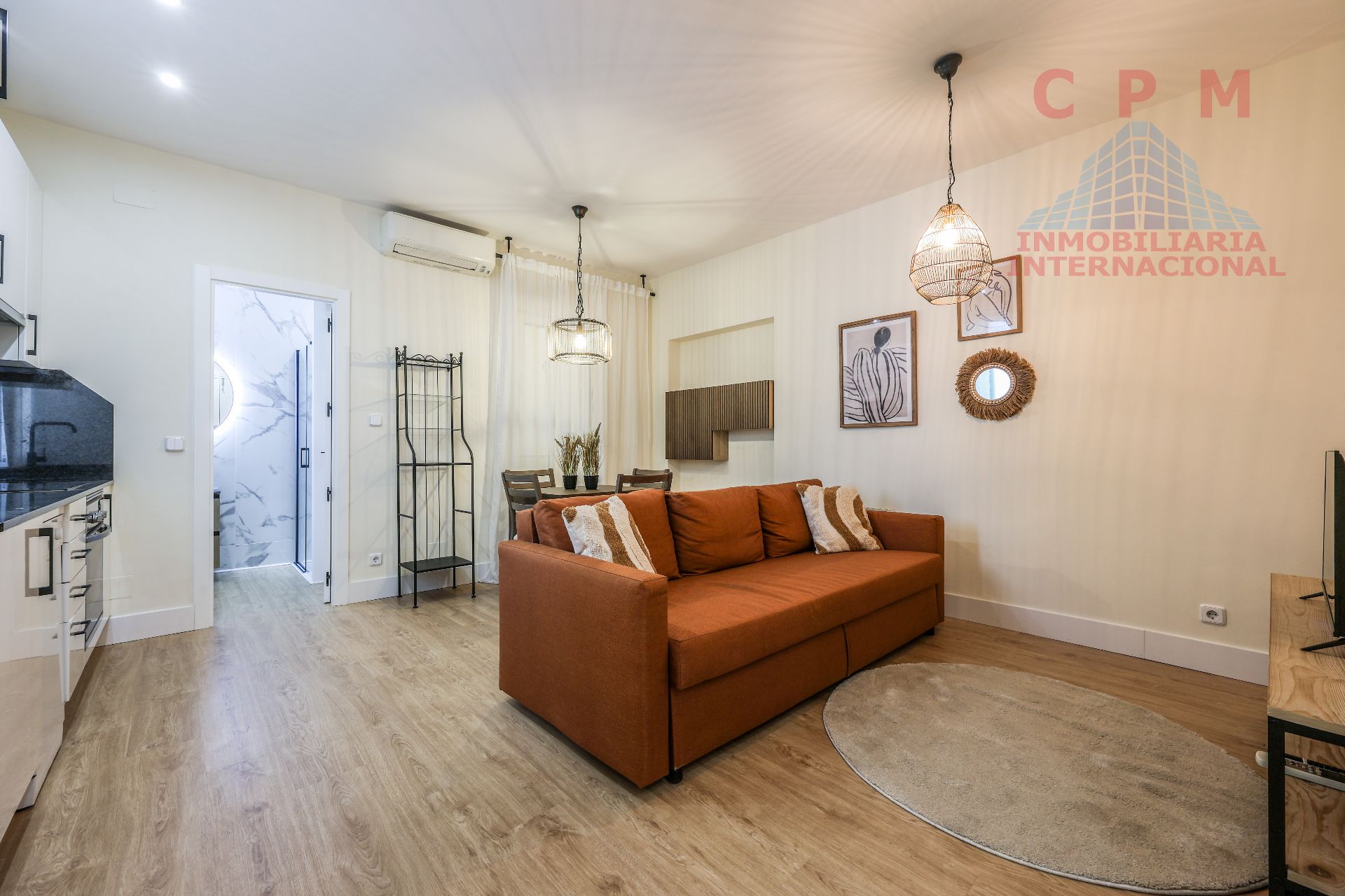 Living room of Flat to rent in  Madrid Capital  with Air Conditioner, Heating and Parquet flooring