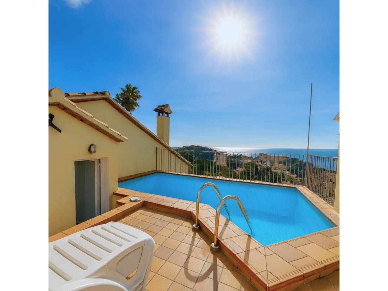 Vista exterior de Casa o xalet en venda en Sant Feliu de Guíxols amb Calefacció, Parquet i Terrassa