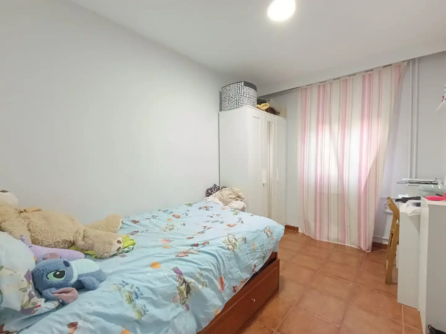 Dormitori de Pis en venda en Oviedo  amb Calefacció