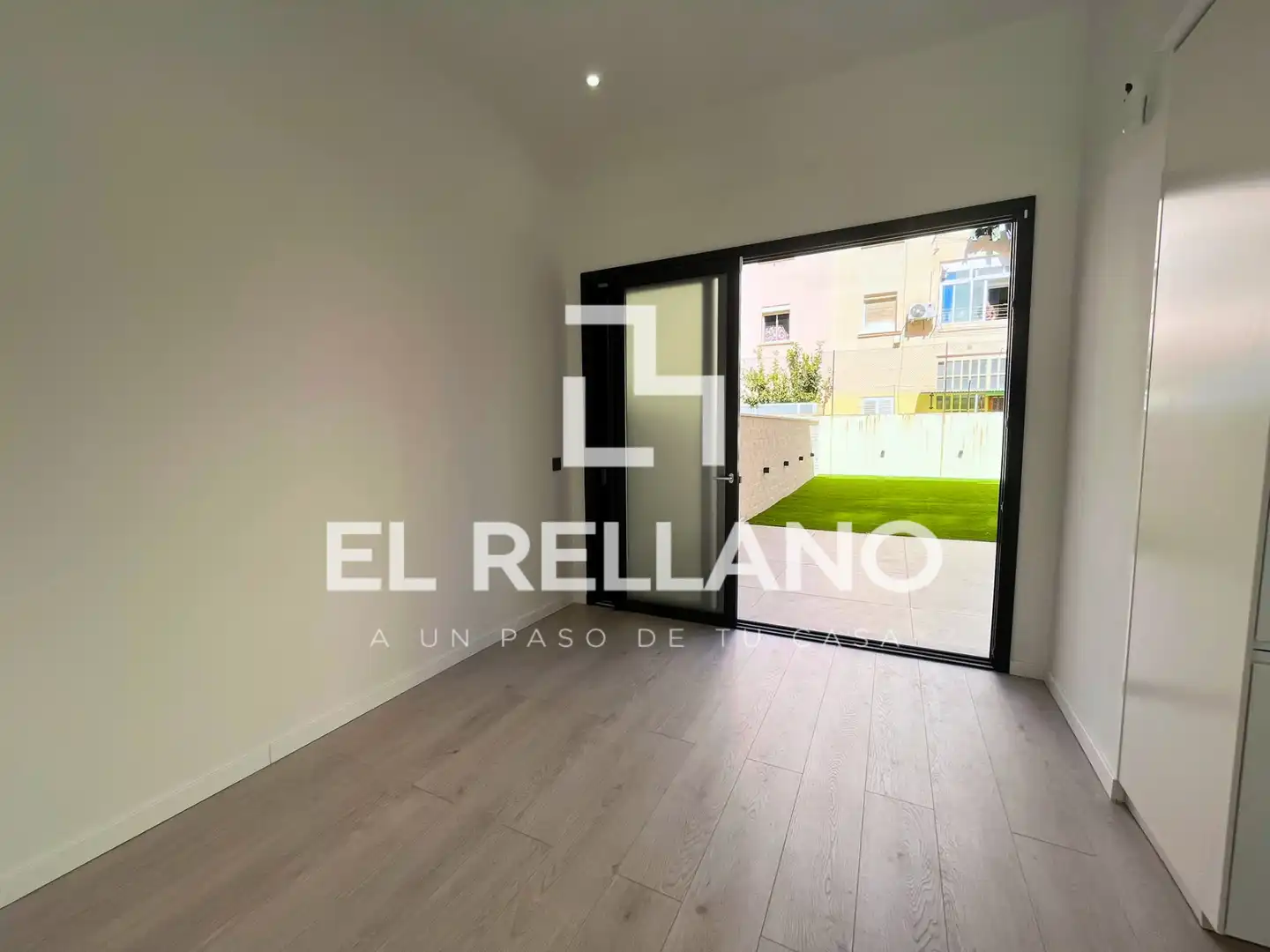 Habitación de Piso en venta en Badalona con Aire acondicionado, Calefacción y Jardín privado