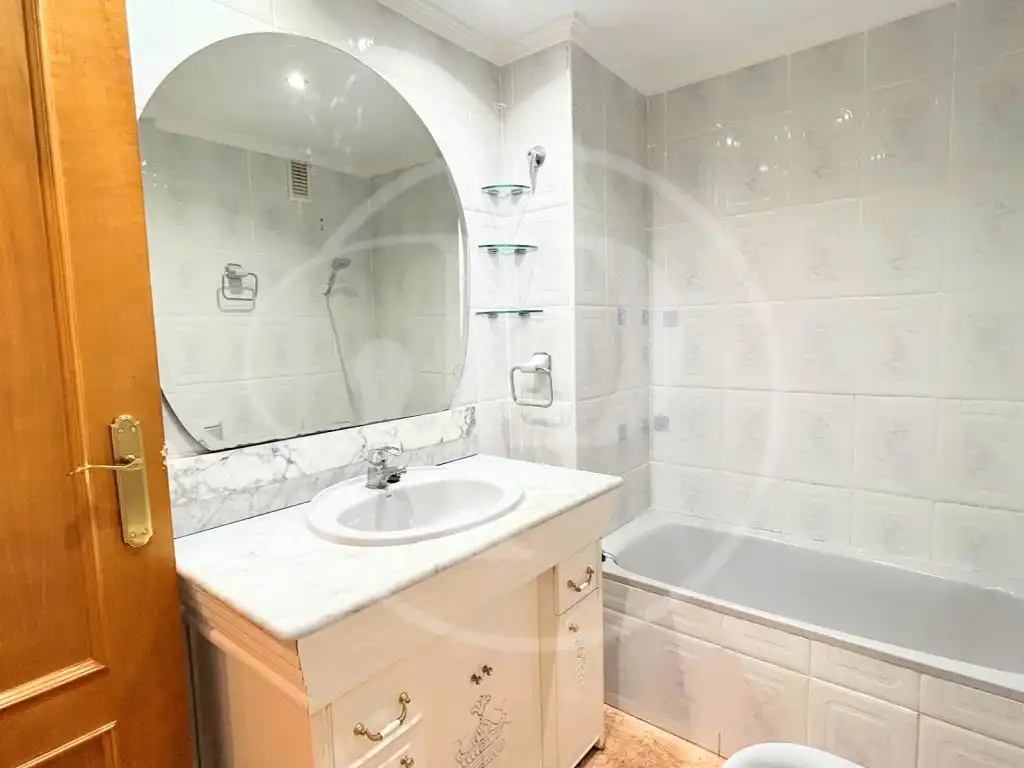 Appartamento con balcone in vendita a Plaza Rafael Atard, imagen 10