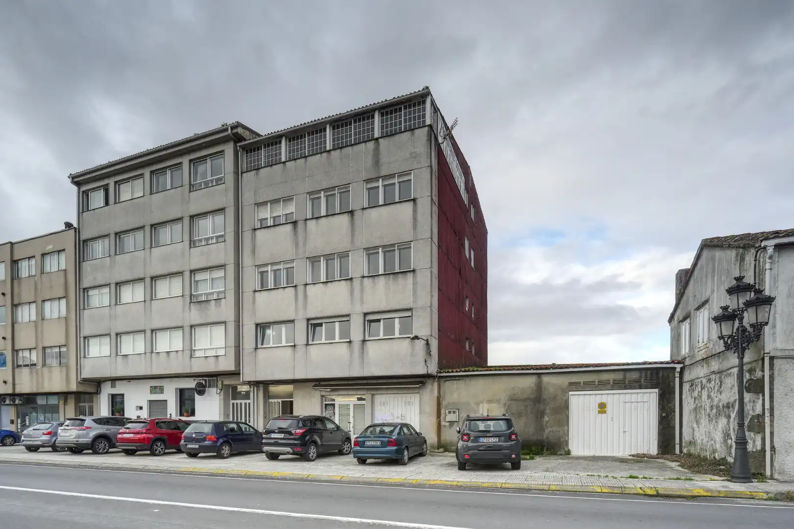 Vista exterior de Edificio en venta en Padrón