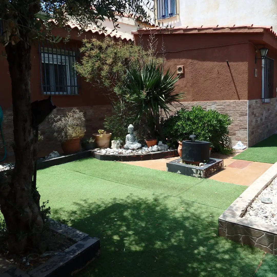 Jardí de Casa o xalet en venda en Cedillo del Condado amb Aire condicionat, Calefacció i Jardí privat