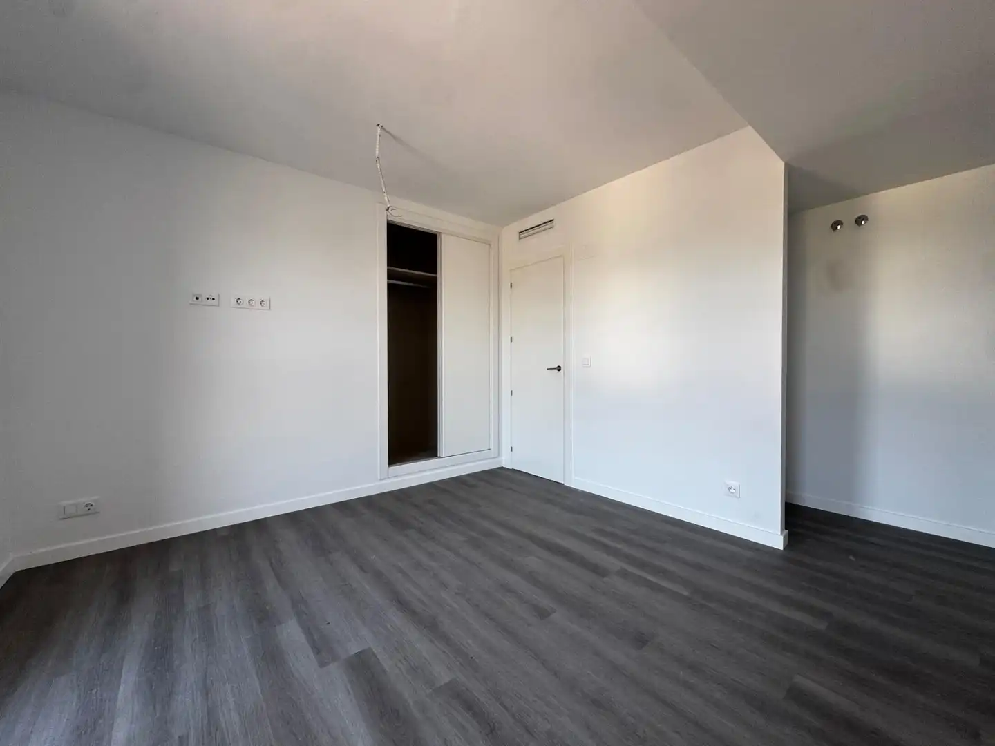 Habitación de Piso en venta en Castellón de la Plana / Castelló de la Plana con Aire acondicionado y Piscina comunitaria