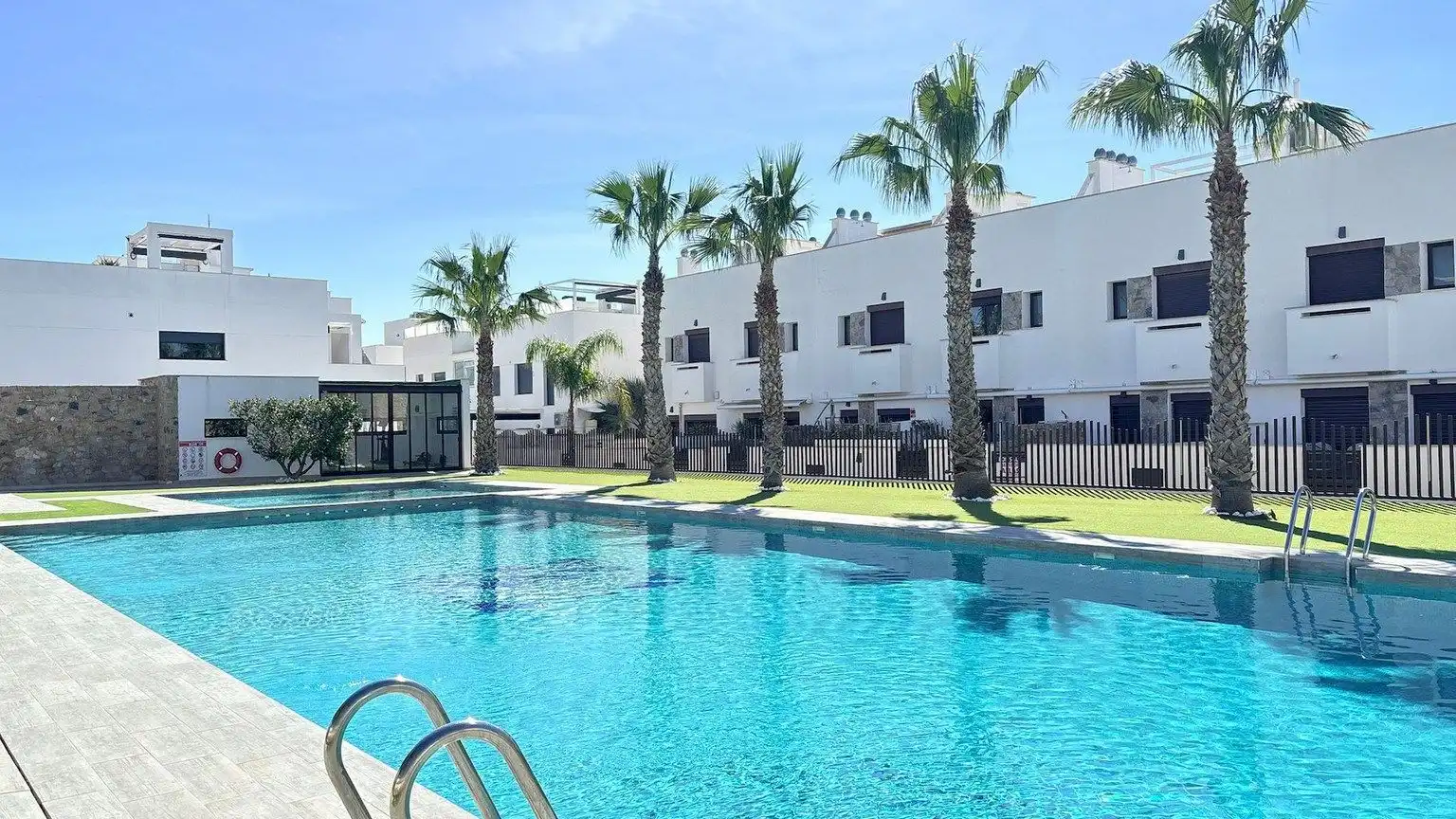 Piscina de Apartament en venda en Torre de la Horadada