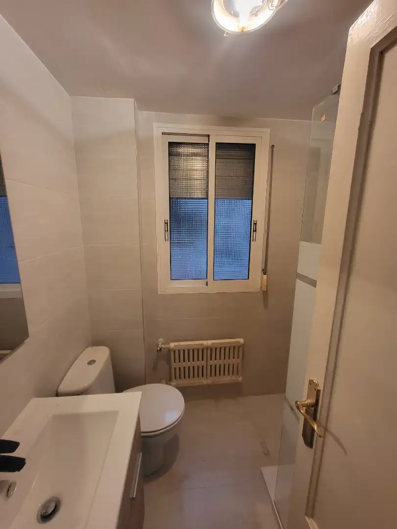 Badezimmer von Wohnung zur untervermieten in Águilas mit Möbliert
