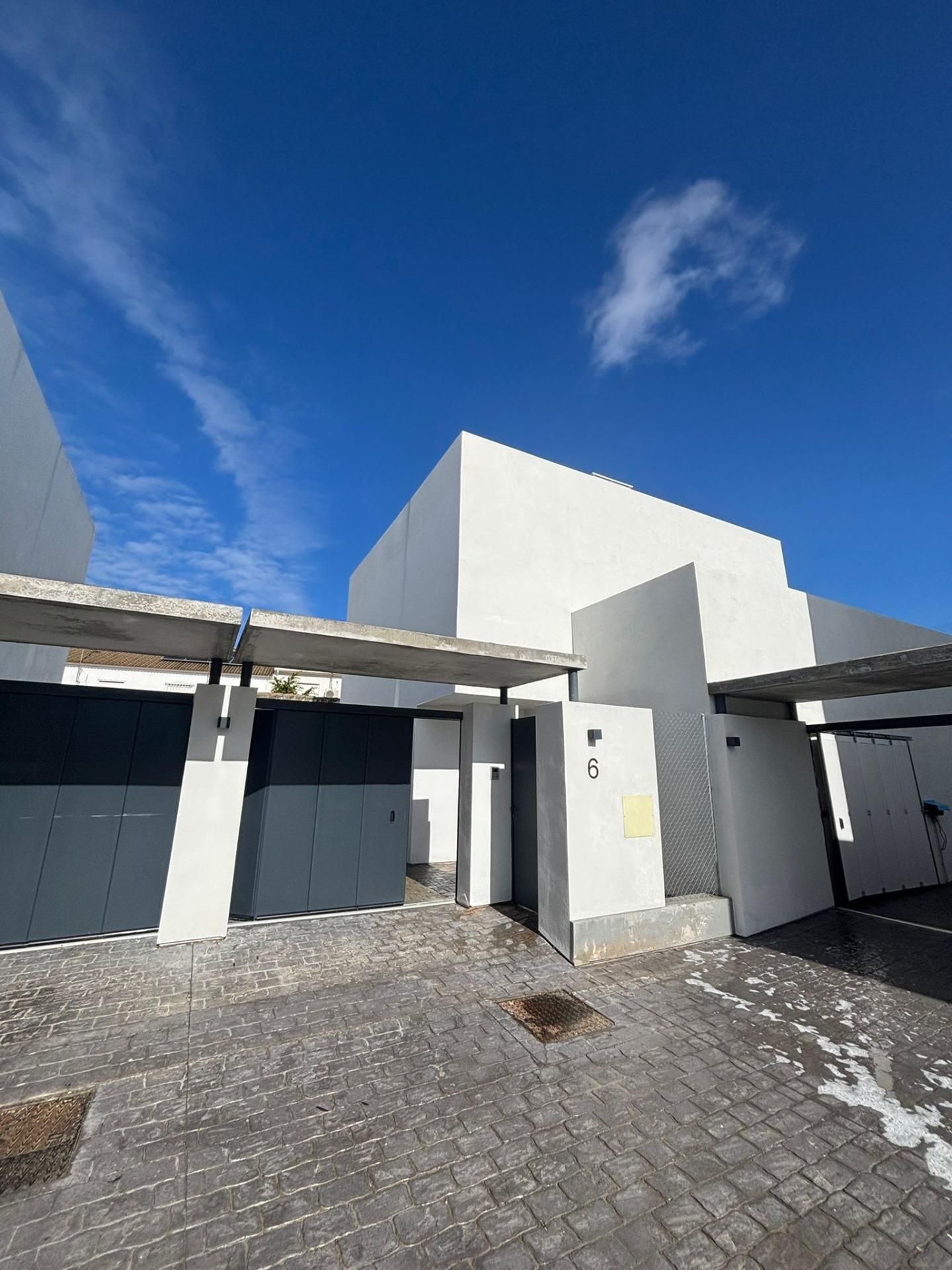 Exterior view of House or chalet for sale in Gines  with Private garden and Terrace