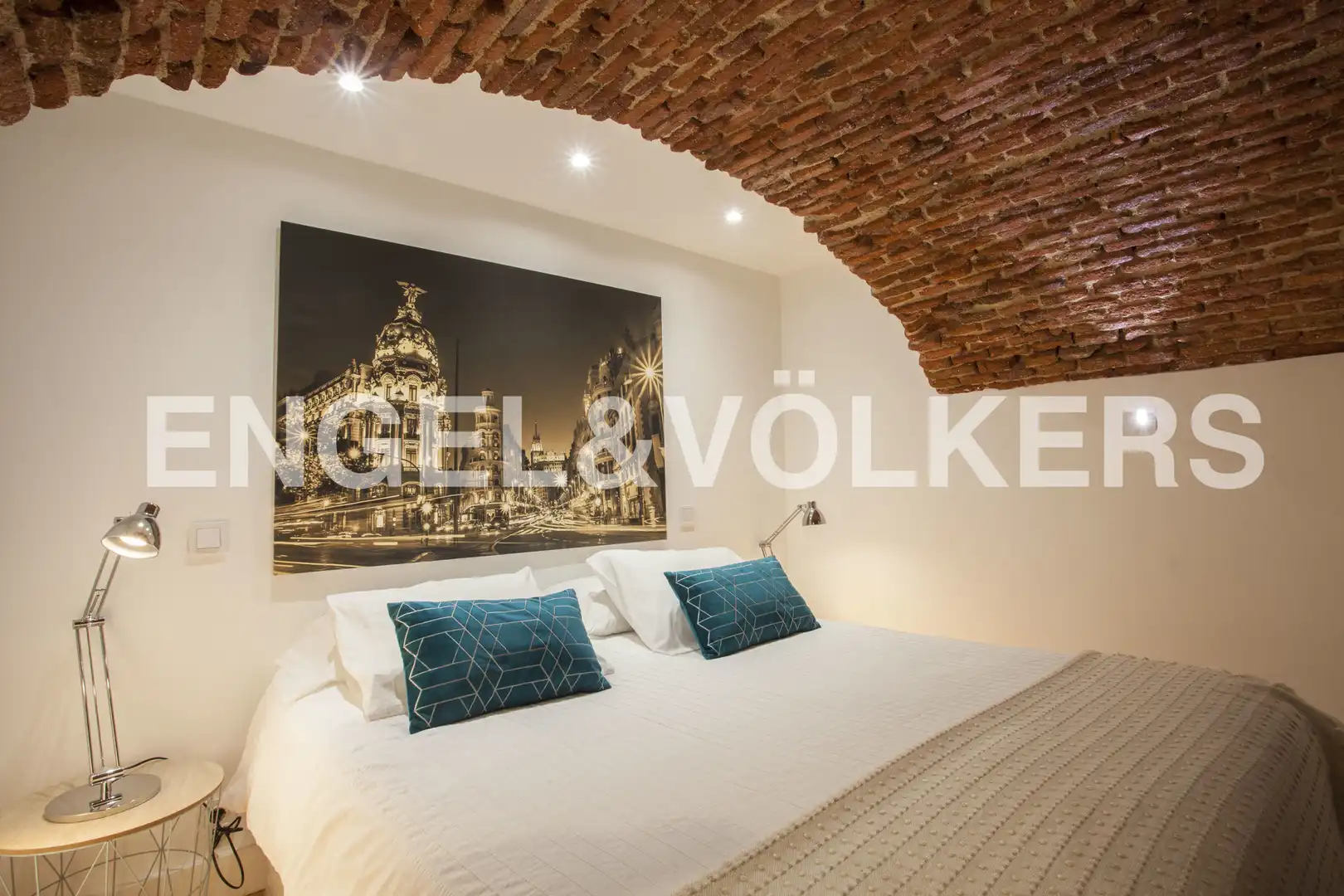 Schlafzimmer von Wohnung zum Verkauf in Madrid mit Klimaanlage und Heizung