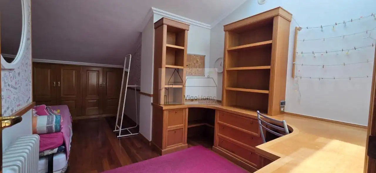 Bedroom of Duplexes for rent in Vigo   with Heating, Parquet flooring and Terrace