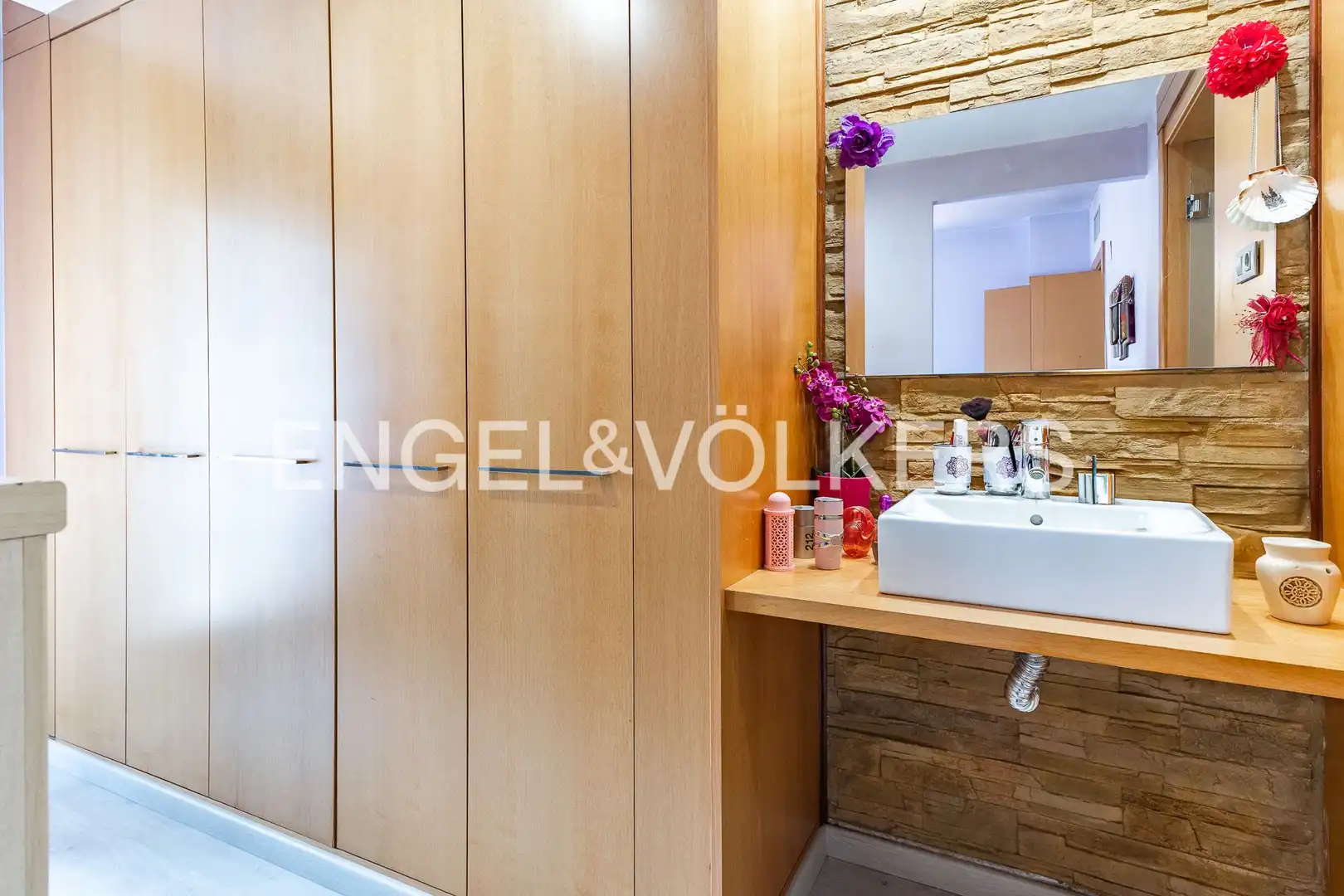 Badezimmer von Dachboden zum Verkauf in Montcada i Reixac mit Klimaanlage, Heizung und Parkett