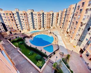 Piscina de Pis de lloguer en  Granada Capital amb Aire condicionat, Terrassa i Balcó