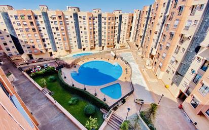 Piscina de Pis de lloguer en  Granada Capital amb Aire condicionat, Terrassa i Balcó