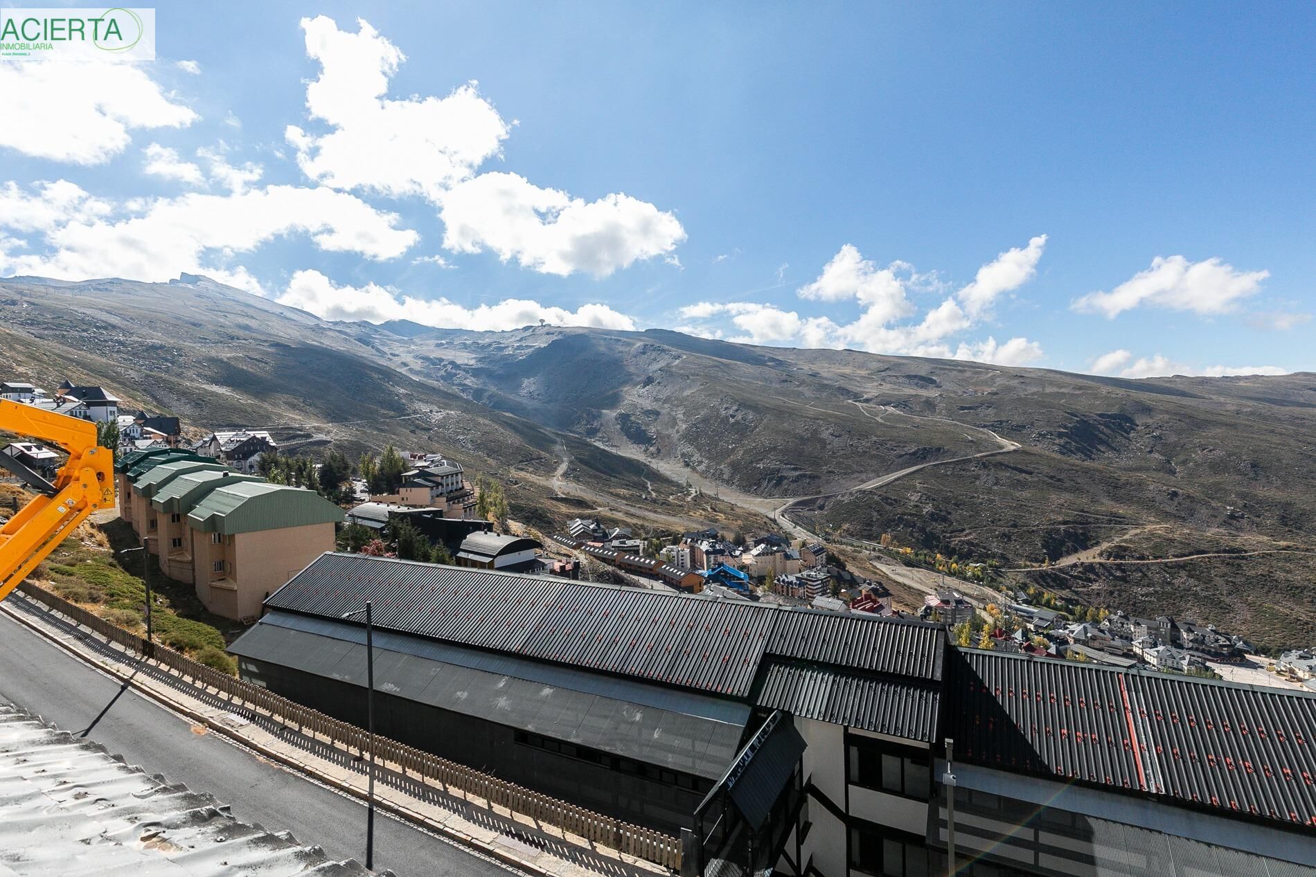 Vista exterior de Casa o xalet en venda en Sierra Nevada amb Calefacció, Terrassa i Traster